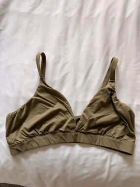 olive Skims fits everybody bralette